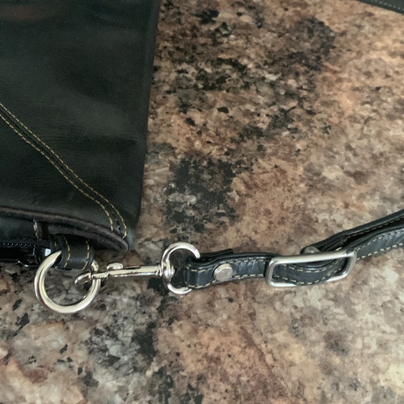 Coronado Leather Shoulder Bag - Picture 8 of 9